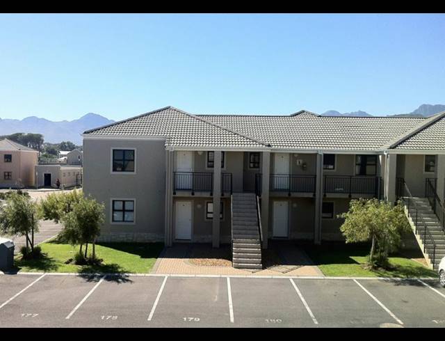 2 BEDROOM APARTMENT FOR SALE IN SOMERSET WEST